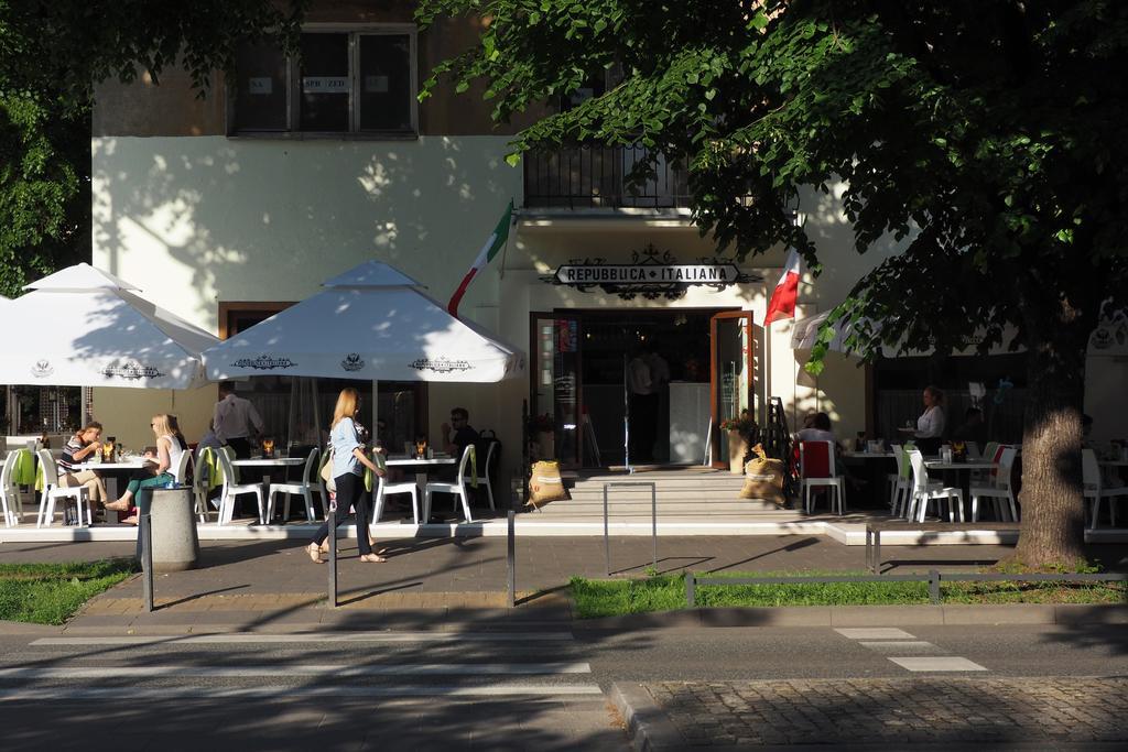Adventura Hostel Warszawa Eksteriør bilde
